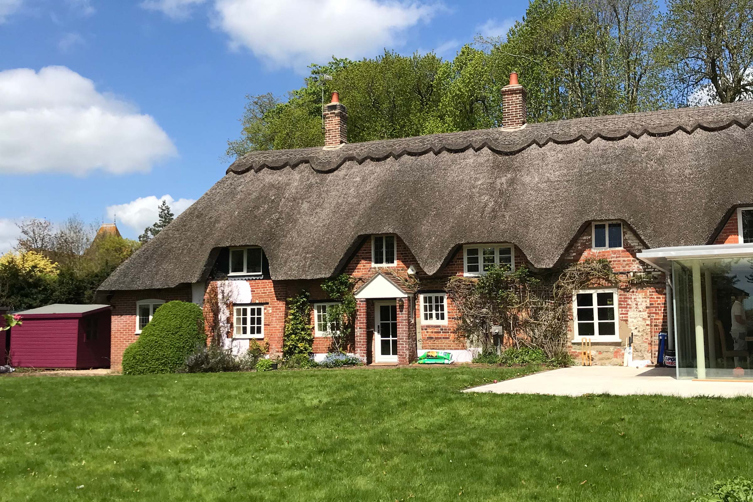 Featured - Refurbishment Listed Thatched Cottage Iwerne Minster - Emerald Painters Portfolio