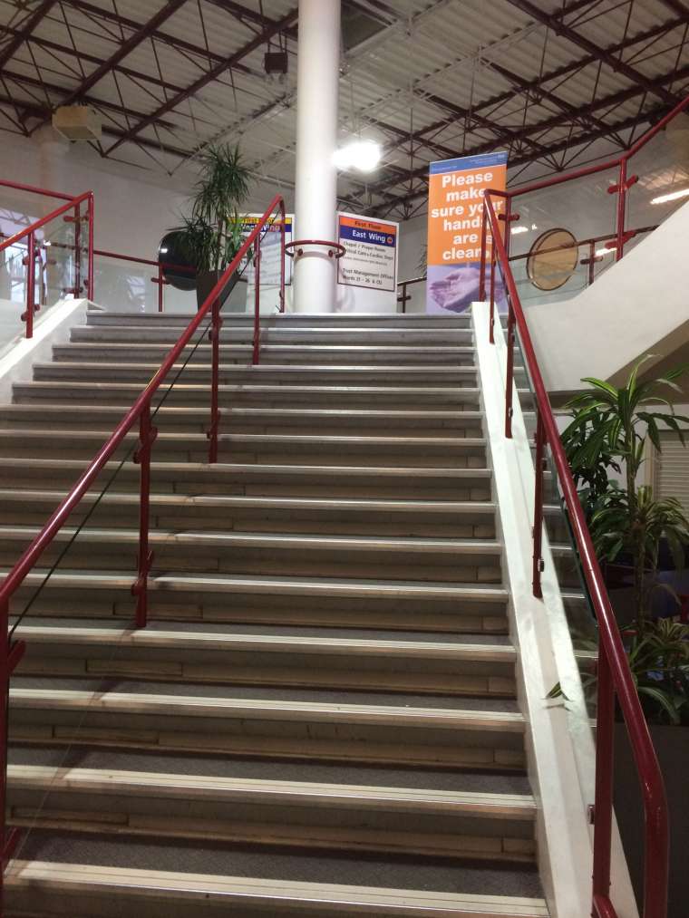 Interior Spraying Royal Bournemouth Hospital Atrium - Emerald Painters Portfolio